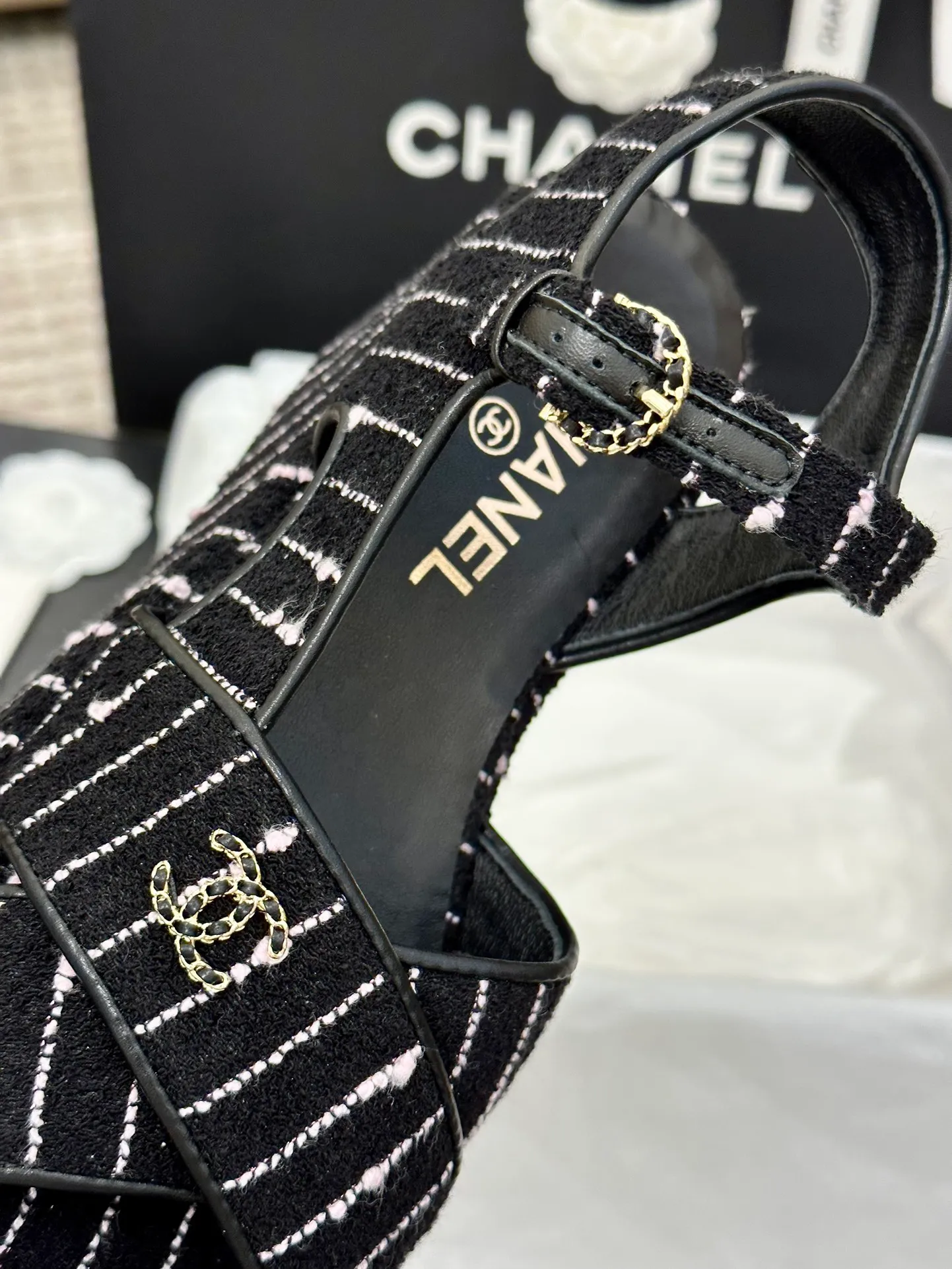 👟👟Ex-factory price 480👟👟 CHANEL C Jia Xiaoxiang 23ss new wedge heel open toe high heel sandals. Top counter quality. The moment you put it on your feet, it is still super stunning. 🔥All materials are customized according to the original version! Upper: imported first-layer calfskin/imported fragrant cloth/ lining: imported sheepskin, foot pad: sheepskin sole: outsole imported from Italy Size number: 34-40